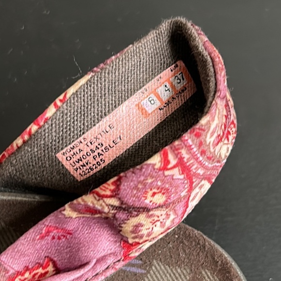 Cushe Boho Ohia Sandal Cotton Straps with Rubber Sole Pink Paisley Size 6 - Picture 2 of 6